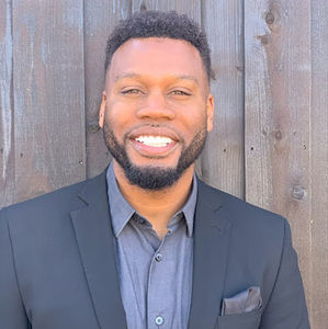 Meet your Posher, Casey de'lorean